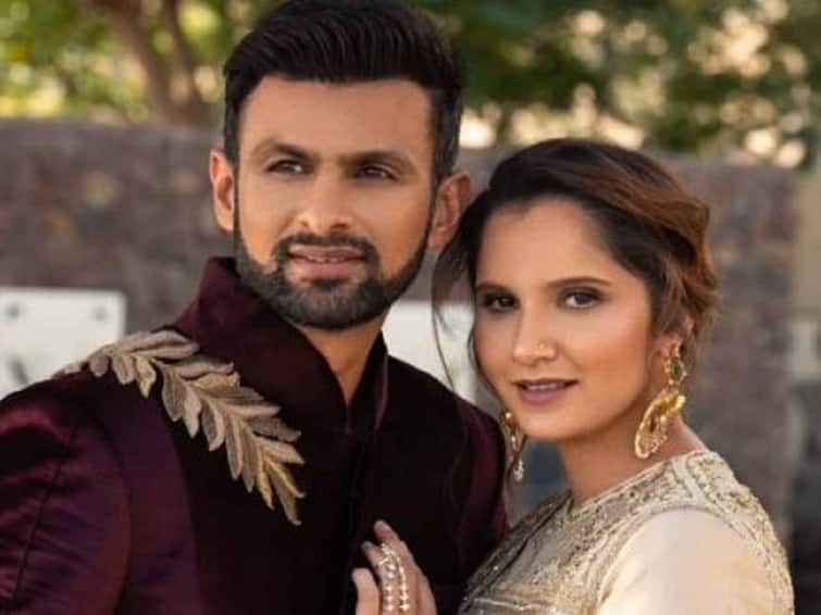 Shoaib Malik Finally Breaks His Silence On Their Divorce News Shoaib Malik Sania Mirza: మా విడాకుల వార్తల గురించి దయచేసి ప్రశ్నలు అడగొద్దు: షోయబ్ మాలిక్