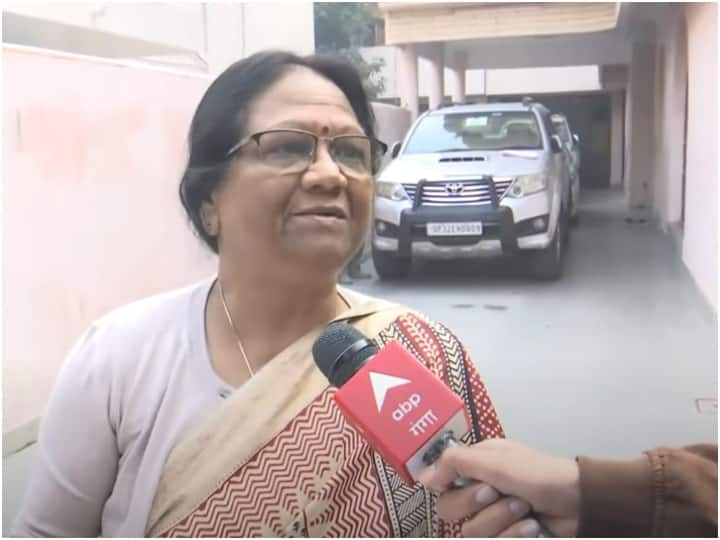 lucknow administration to attach property of anurag bhadauria Former MP Sushila Saroj Reacts ann Lucknow: अनुराग भदौरिया के मकान पर कुर्की का नोटिस चस्पा, पूर्व MP सुशीला सरोज का दावा - 'यह मेरा घर'