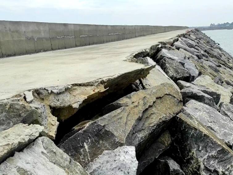 Cyclone Mandous Tharangambadi harbor damaged by Cyclone Mandus bait ramp TNN Cyclone Mandous: மாண்டஸ் புயலால் சேதமடைந்த தரங்கம்பாடி துறைமுக தூண்டில் வளைவு