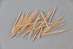 Toothpick: খেয়ে উঠেই টুথপিক ব্যবহার করেন? কতটা মারাত্মক বিপদ ডেকে আনছেন?