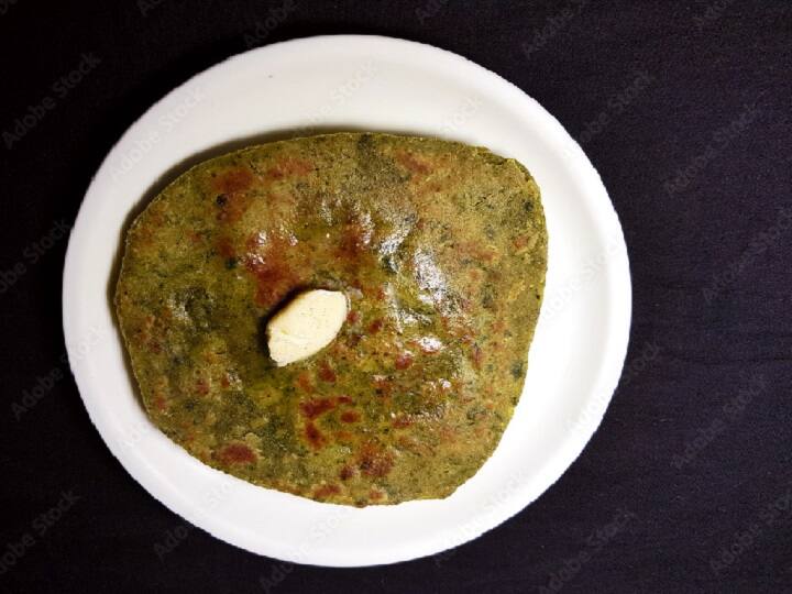 Bathua Ka Paratha Recipe: सर्दियों में आलू का पराठा छोड़कर खाएं बथुआ का पराठा, स्वाद के साथ-साथ सेहत भी रहेगी एकदम फिट Bathua Ka Paratha Recipe Eat Paratha of Bathua along with taste health will also be fit Bathua Ka Paratha Recipe: सर्दियों में आलू का पराठा छोड़कर खाएं बथुआ का पराठा, स्वाद के साथ-साथ सेहत भी रहेगी एकदम फिट