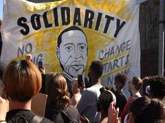 ਅਮਰੀਕਾ ਦੇ ਜਾਰਜ ਫਲਾਇਡ ਦੇ ਕਤਲ ਵਿੱਚ ਹੋਇਆ ਇਨਸਾਫ਼, 2 ਸਾਲ ਬਾਅਦ ਪੁਲਿਸ ਅਧਿਕਾਰੀ ਨੂੰ ਤਿੰਨ ਸਾਲ ਦੀ ਸਜ਼ਾ