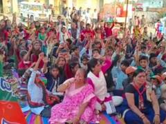 झालावाड़: स्कूल में हुआ जन आक्रोश रैली का कार्यक्रम, बच्चों को दिलाई बीजेपी को वोट देने की शपथ