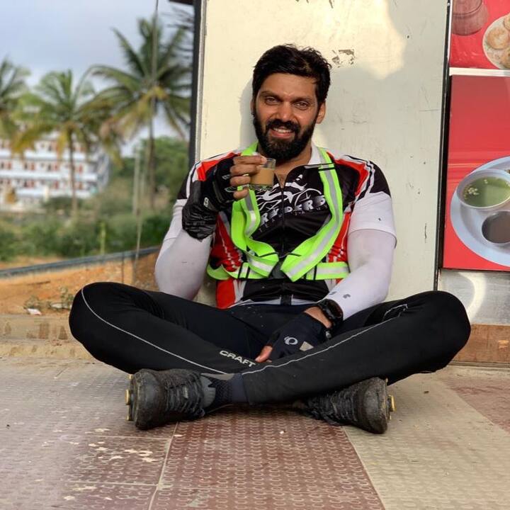 சினிமாவைத்தவிர சைக்கிள் ஓட்டுவதிலும் மிகுந்த ஆர்வமுடையவர் ஆர்யா