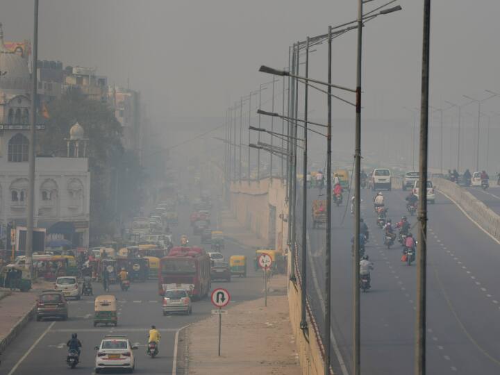 Delhi NCR Weather and Pollution Updates Cold and Air Quality Index Increase Again in Delhi Noida Gurugram Ghaziabad Delhi-NCR Weather and Pollution Update: दिल्ली-एनसीआर की हवा अभी भी जहरीली, ठंड के साथ-साथ AQI बढ़ा, जानें- आज कैसा रहेगा मौसम?
