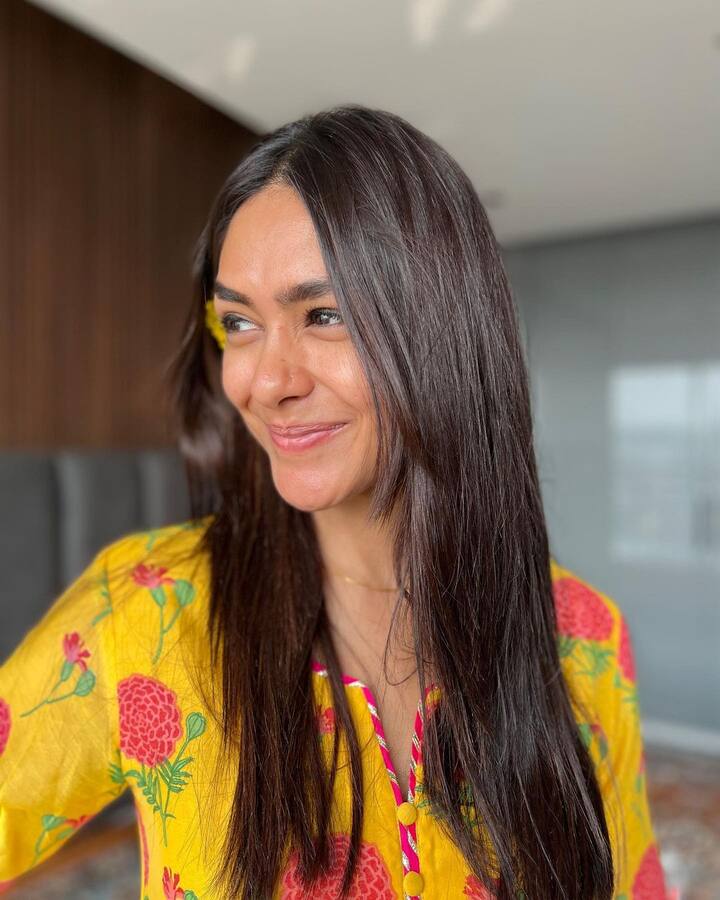 இரு மலர்களில் அம்மு என்ற கதாபாத்திரத்தில் நடித்திருந்தார்