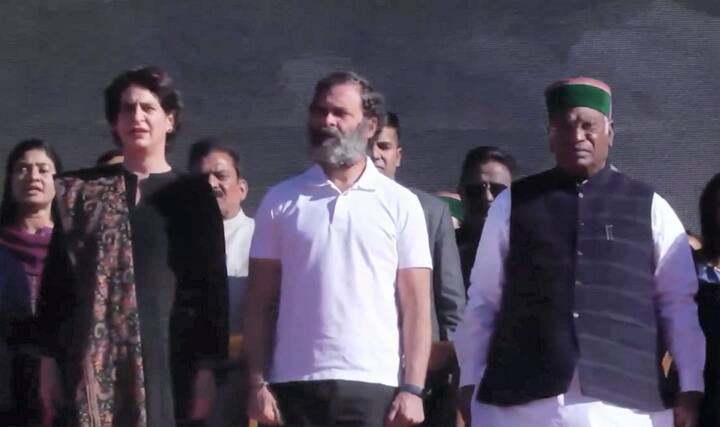 काँग्रेस नेते सुखविंदर सिंह सुक्खू (Sukhvinder Singh Sukhu) यांनी रविवारी हिमाचल प्रदेशचे (Himachal Pradesh) 15 वे मुख्यमंत्री म्हणून शपथ घेतली.