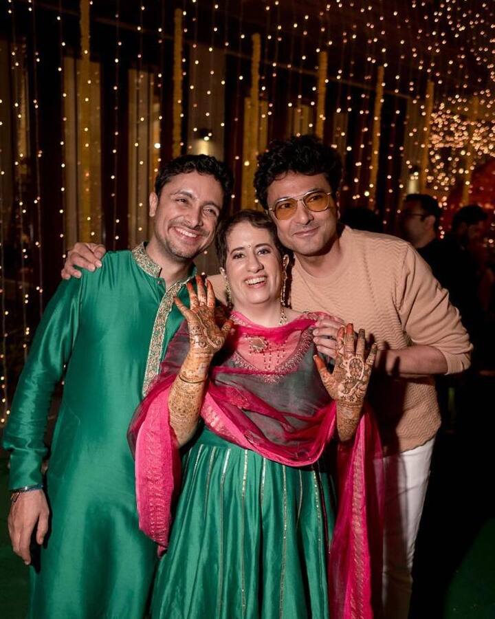 वहीं गुनीत मोंगा और उनके होने वाले हसबैंड सनी कपूर की मेंहदी और संगीत सेरेमनी की फोटो सोशल मीडिया पर धमाल मचा रही हैं.