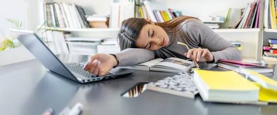 ਢਿੱਡ ਭਰ ਕੇ ਖਾਣ ਤੋਂ ਬਾਅਦ ਸਾਨੂੰ ਕਿਉਂ ਆਉਣ ਲੱਗਦੀ ਨੀਂਦ ?