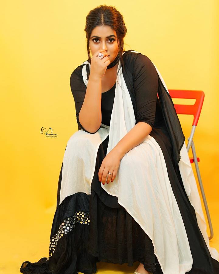 పూర్ణ అందమైన ఫోటోలు -Image Credit: Shamna Khasim/Instagram