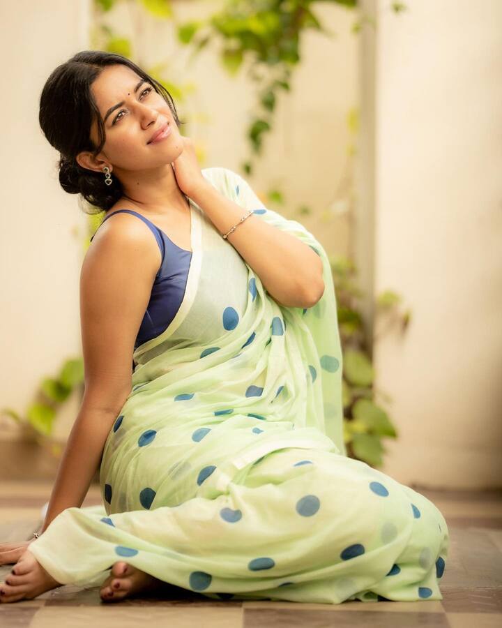 டப்மாஷ் புகழ் காரணமாக திரையுலகிற்குள் நுழைந்தார்