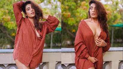 Jinal Joshi Pics: ਮਰਾਠੀ ਅਭਿਨੇਤਰੀ ਜੀਨਲ ਜੋਸ਼ੀ ਨੇ ਸੋਸ਼ਲ ਮੀਡੀਆ ਤੇ ਆਪਣੇ ਹੌਟ ਅੰਦਾਜ਼ ਨਾਲ ਸਨਸਨੀ ਮਚਾ ਦਿੱਤੀ ਹੈ। ਅਦਾਕਾਰਾ ਆਪਣੀ ਹਰ ਤਸਵੀਰ ਨਾਲ ਪ੍ਰਸ਼ੰਸਕਾਂ ਦੇ ਦਿਲਾਂ ਤੇ ਛੁਰਾ ਮਾਰਨ ਦਾ ਕੰਮ ਕਰਦੀ ਹੈ। ਦੇਖੋ ਤਾਜ਼ਾ ਤਸਵੀਰਾਂ...
