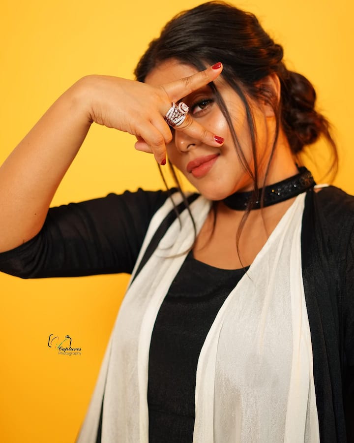 పూర్ణ అందమైన ఫోటోలు -Image Credit: Shamna Khasim/Instagram