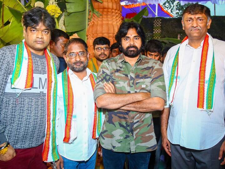 ఎ.ఎం. రత్నం కెమెరా స్విచ్ఛాన్ చేశారు.
