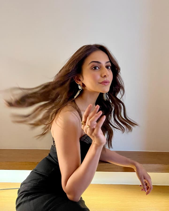 తెలుగులో  పలు సూపర్ హిట్ సినిమాల్లో నటించింది. Photo Credit: Rakul Preet Singh/Instagram