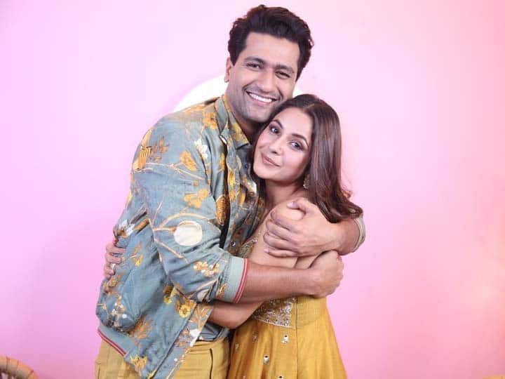 Vicky Kaushal says he is married as Shehnaaz Gill flirts with him on Desi vibes shows Desi Vibes: 'अब मैं हसबैंड बन चुका हूं...' शहनाज गिल ने किया फ्लर्ट तो विक्की कौशल ने याद दिलाई ये बात