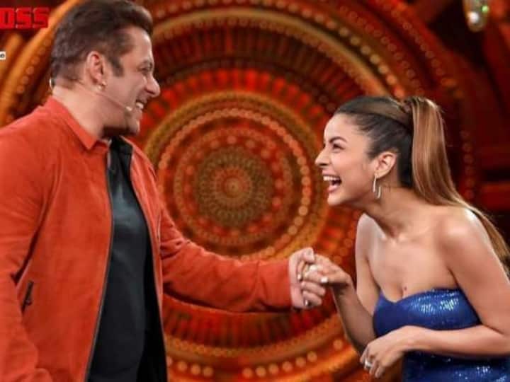 Bigg Boss 16: शहनाज गिल ने शिव ठाकरे पर किया ऐसा कमेंट...सुनकर लोट-पोट हो गए सभी कंटेस्टेंट्स bigg boss 16 shehnaaz gill takes a dig at shiv thakare while he fights with soundarya sharma details Bigg Boss 16: शहनाज गिल ने शिव ठाकरे पर किया ऐसा कमेंट...सुनकर लोट-पोट हो गए सभी कंटेस्टेंट्स