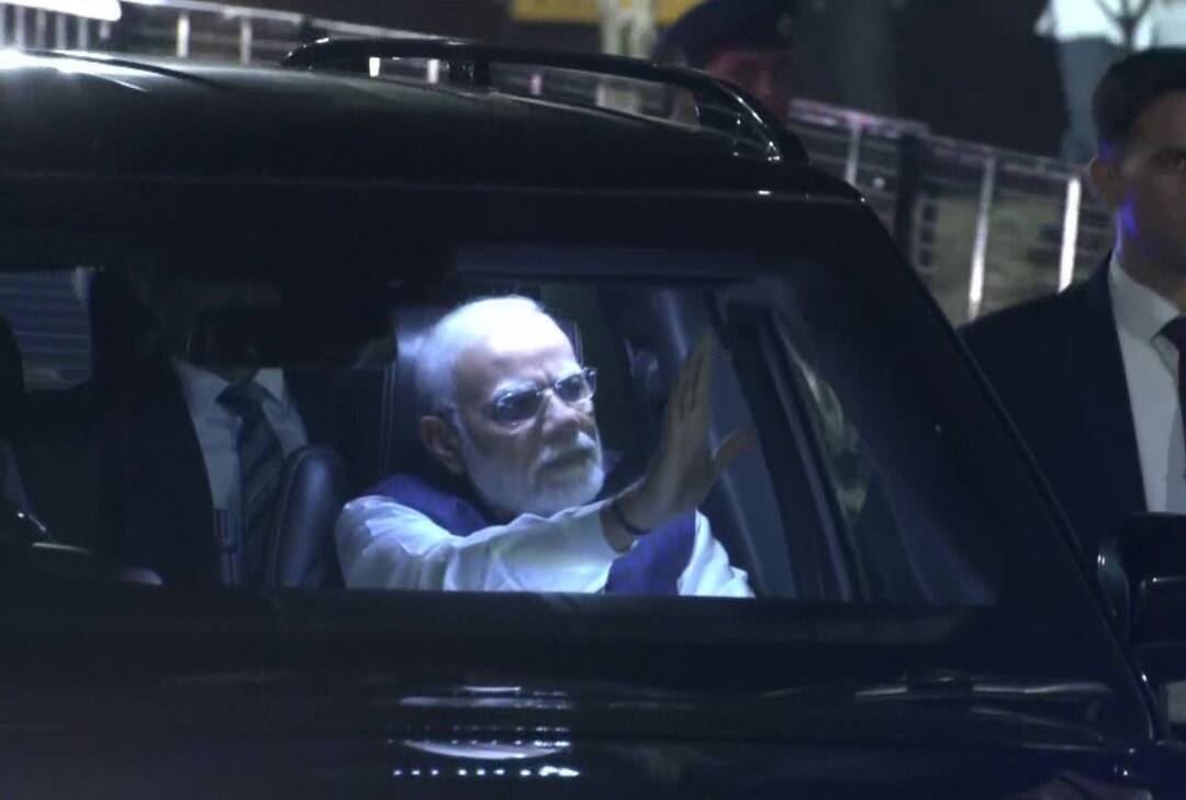 PM Modi and Home Minister Amit Shah arrived in Ahmedabad Ahmedabad: પીએમ મોદી અને ગૃહમંત્રી અમિત શાહ અમદાવાદ આવી પહોંચ્યા, સોમવારે શપથ ગ્રહણમાં લેશે ભાગ