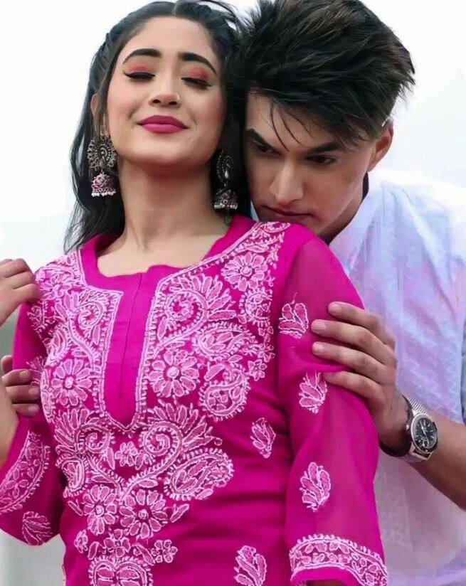 एक तरफ जहां लोग उन्हें एक कपल के रूप में देखते थे, वहीं दूसरी ओर दोनों एक-दूसरे को सिर्फ एक अच्छा दोस्त मानते हैं.