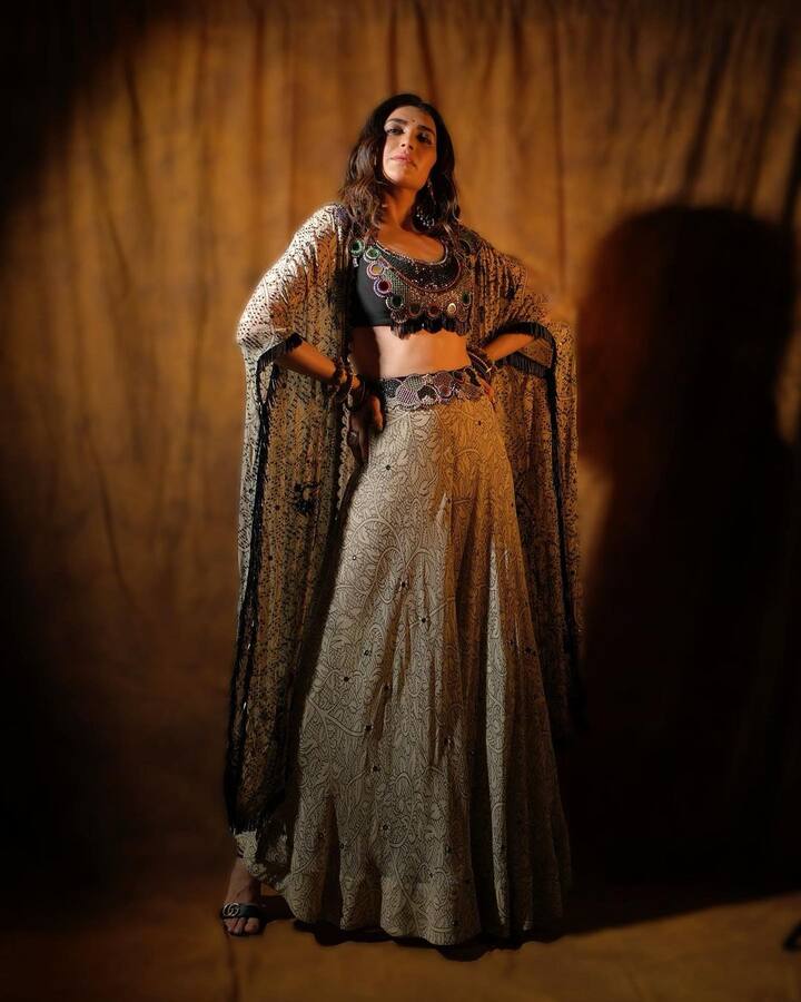 टीव्ही ते बॉलिवूड असा प्रवास करणारी करिश्मा तन्ना आता कोणत्याही ओळखीवर अवलंबून नाही. (फोटो सौजन्य:karishmaktanna/इन्टाग्राम)