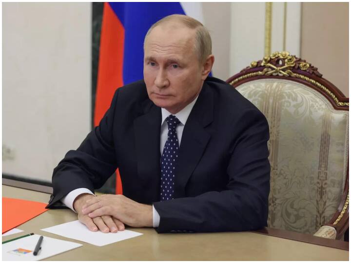 Vladimir Putin Receives Flu Vaccine As Major Outbreak Hits Kremlin: Report Putin Flu Vaccine: రష్యాను వణికిస్తోన్న ఫ్లూ- వ్యాక్సిన్ తీసుకున్న అధ్యక్షుడు పుతిన్!