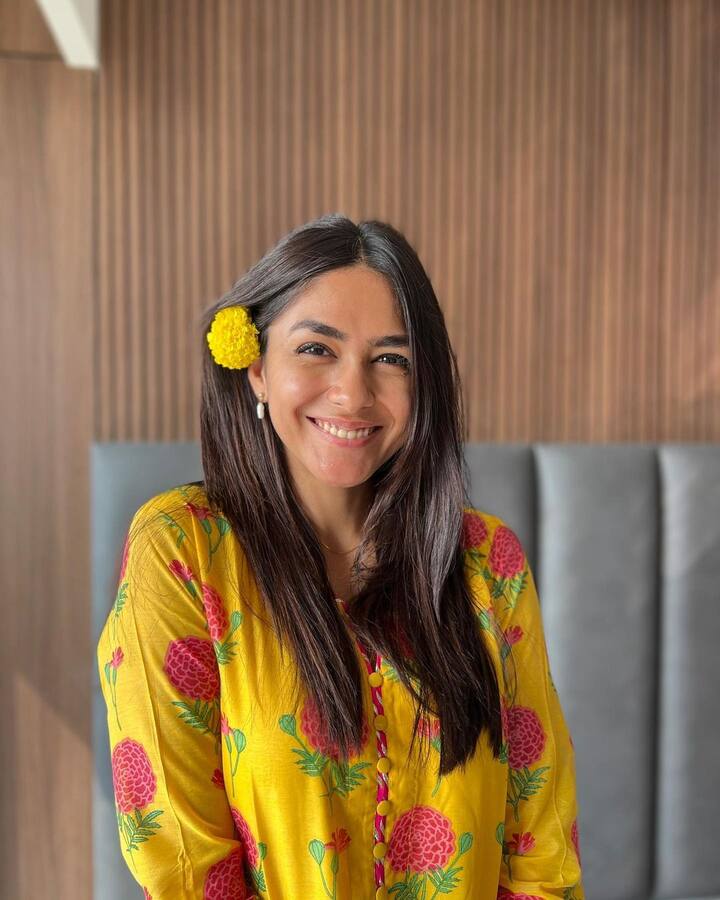 மஹாராஷ்டிராவைச் சேர்ந்த இவர் ஹிந்தி சீரியல் மற்றும் விளம்பரங்களில் நடித்து வந்தார்