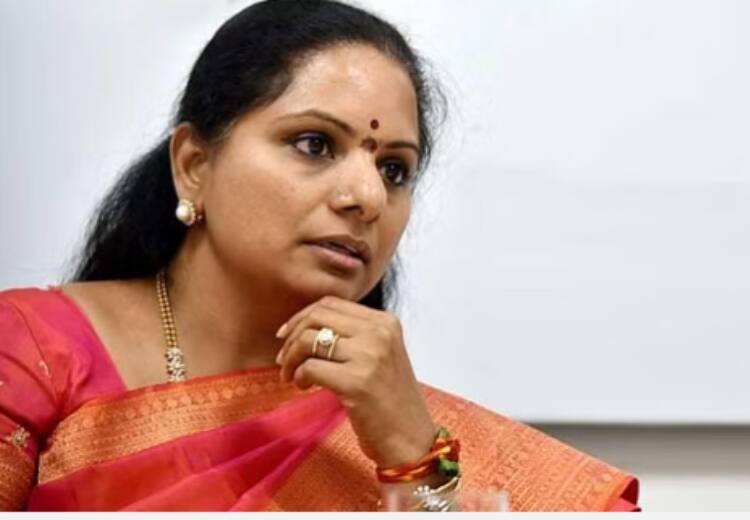 Delhi liquor scam: CBI reached for questioning Telangana CM KCR's daughter with a list of questions, Kavita had said- I am ready for investigation Delhi liquor Scam: सवालों की लिस्ट लेकर तेलंगाना के सीएम केसीआर की बेटी से पूछताछ करने पहुंची CBI, कविता ने कहा था- जांच के लिए हूं तैयार