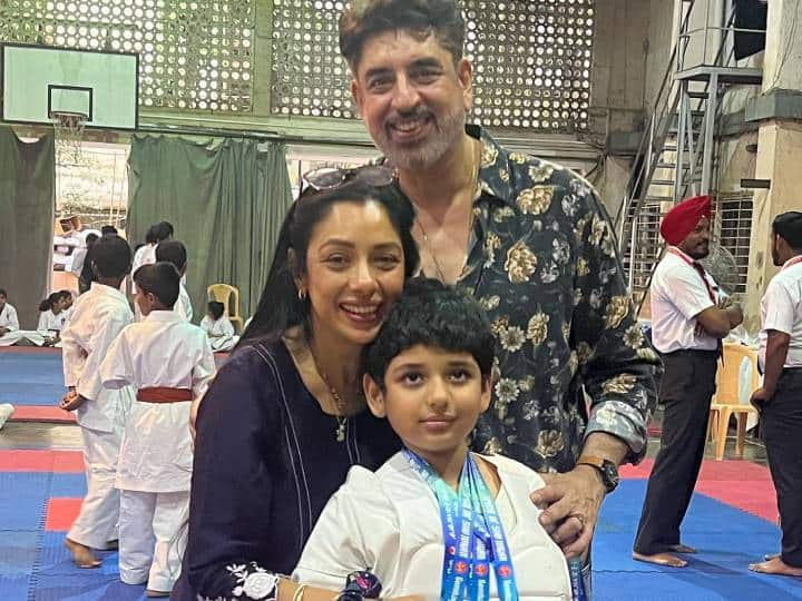 Rupali Ganguly Son Rudransh: टीवी एक्ट्रेस रुपाली गांगुली के बेटे रुद्रांश की अचीवमेंट पर सोशल मीडिया पर खुशी जाहिर करते हुए तस्वीरें शेयर की हैं. साथ ही अपने बेटे की नजर उतारी है.