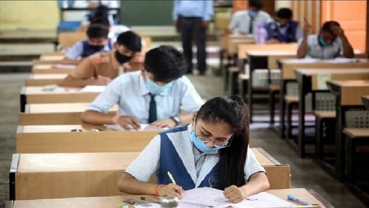 CBSE Board Exam 2023 CBSE Board Class 10th SSC and 12th HSC Exams Begin from February 15 CBSE Exam Marathi News CBSE बोर्डाच्या दहावी आणि बारावीच्या परीक्षा 15 फेब्रुवारीपासून सुरू, 38 लाखांहून अधिक विद्यार्थी परीक्षा देणार