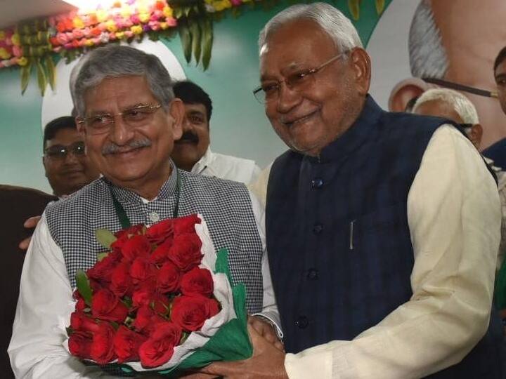 Bihar Politics: कुढ़नी की हार ने CM नीतीश के दिल को पहुंचाई चोट! नहीं करेंगे विपक्षी एकता की बात, ललन सिंह को दी जिम्मेदारी Bihar Politics: After Loosing Kurhani Vidhansabha Seat CM Nitish Kumar Gives Big Responsibility to Lalan Singh Bihar Politics: कुढ़नी की हार ने CM नीतीश के दिल को पहुंचाई चोट! नहीं करेंगे विपक्षी एकता की बात, ललन सिंह को दी जिम्मेदारी