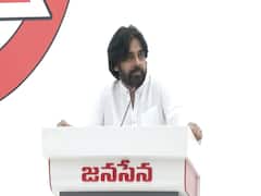 Pawan Kalyan : ప్రతిపక్షాలను తిట్టడానికి క్యూ కట్టే మంత్రులు, రైతులకు ధైర్యం చెప్పలేరా? - పవన్ కల్యాణ్