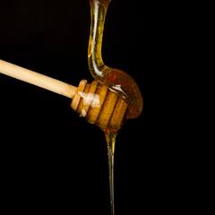 Milk Benefits: दिवसभर थकवा जाणवतोय? तर ही गोष्ट दुधात मिसळून प्या..