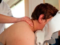 బెజవాడ స్పా సెంటర్ గుట్టురట్టు, పక్క రాష్ట్రాల అమ్మాయిలకు స్పెషల్ ప్యాకేజీలు ఆఫర్ చేసి మరీ !