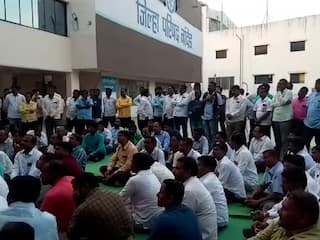 चौकशीचा फार्स की कारवाईची तयारी?मुख्यालयी वास्तव्यास नसलेल्या ग्रामसेवकांवर ’मुंढे पॅटर्न’ लागू होणार का?सीईओ विशाल पाटील यांच्याकडून कठोर निर्णयाची ग्रामस्थांना अपेक्षा