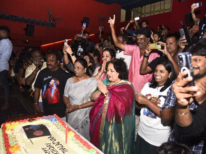 நேற்று இரவு ரஜினிகாந்தின் மனைவி லதா ரஜினிகாந்த் பாபா திரைப்படத்தை சென்னை வெற்றி திரையரங்கில் பார்த்துள்ளார்.