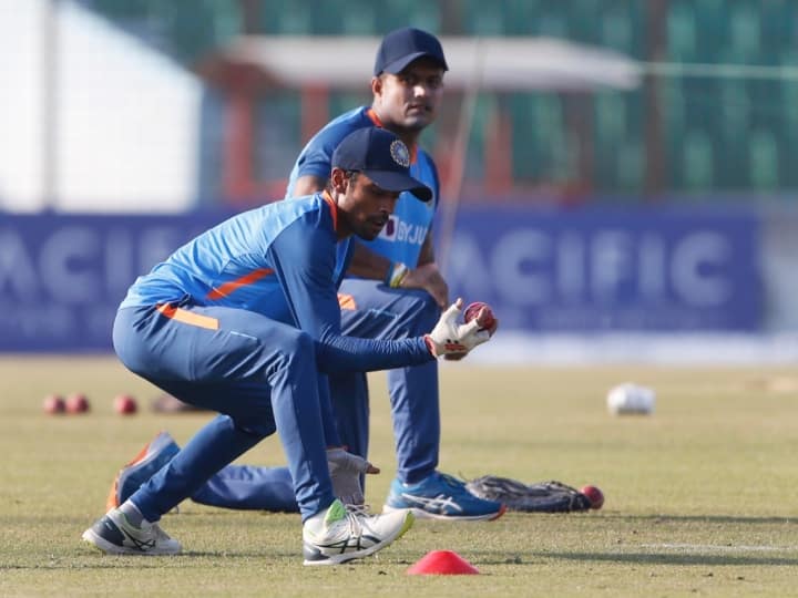 IND vs BAN Test Series: बांग्लादेश के खिलाफ वनडे सीरीज के बाद टीम इंडिया टेस्ट मैचों की सीरीज खेलेगी. इस सीरीज में टीम इंडिया के नियमित कप्तान रोहित शर्मा चोट के कारण टीम का हिस्सा नहीं होंगे.