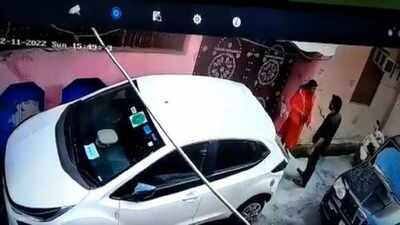 Delhi Police SI Accuses Husband Of Assault, Shares CCTV Footage. DCW Seeks Action Delhi Police SI Accuses Husband Of Assault, Shares CCTV Footage. DCW Seeks Action