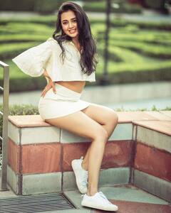 Tejasswi Prakash Photos: छोटी ड्रेस पहनकर तेजस्वी प्रकाश ने कराया सिजलिंग फोटोशूट, तस्वीरों ने बढ़ाया इंटरनेट का पारा