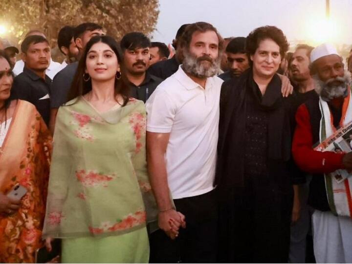 Bharat Jodo Yatra: Digangana Suryavanshi Joins Rahul Gandhi-Led March Bharat Jodo Yatra: રાહુલ ગાંધીનો હાથ પકડીને ભારત જોડો યાત્રામાં સામેલ થયેલી આ યુવતી કોણ છે?