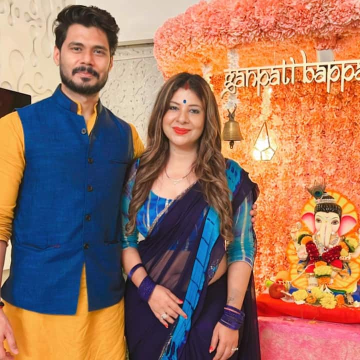 संभावना सेठ भले ही फिल्मों से दूर हो लेकिन एक्ट्रेस सोशल मीडिया पर काफी एक्टिव हैं. एक्ट्रेस का एक यूट्यूब चैनल है जो काफी ज्यादा पॉपुलर है.