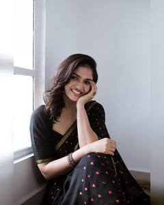 Actress Sunaina : காதலில் விழுந்தேன் நாயகி சுனைனாவின் லேட்டஸ்ட் போட்டோஷுட்!