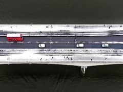 IN PICS | Heavy Snowfall Blankets Several Parts Of UK, Brings Country To A Standstill