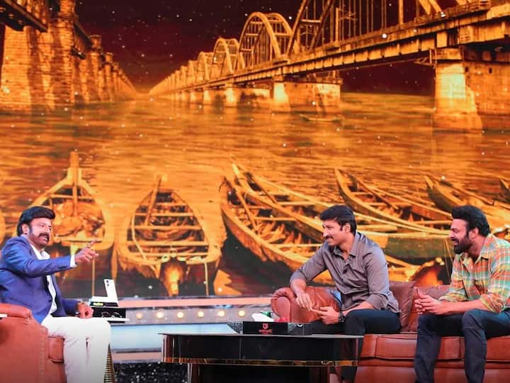 కారణం ఈ షోలో బాహుబలి ప్రభాష్ మెరవబోతున్నారు. గోపీచంద్‌తో కలిసి ఆయన ఈ షోలో పాల్గొన్నారు. -Image Credit: Aha