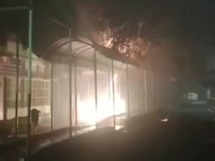 சேலம் அரசு மருத்துவமனையில் 3வது முறையாக மின்சார ஒயர் அறுந்து விழுந்து தீ விபத்து