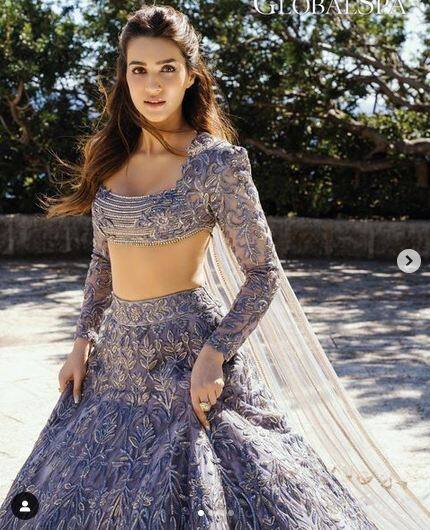 ਇੰਡੋ-ਵੈਸਟਰਨ ਵੈਡਿੰਗ ਲਹਿੰਗਾ 'ਚ ਕ੍ਰਿਤੀ ਸੈਨਨ ਨੇ ਫਲਾਂਟ ਕੀਤੇ ਕਰਵ