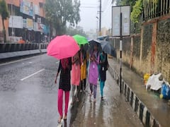 School Leave : தொடரும் மழை.. காஞ்சிபுரம், செங்கல்பட்டு நிலவரம்: எந்த பகுதி பள்ளி, கல்லூரிகளுக்கு விடுமுறை?