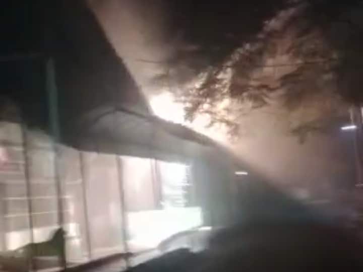 சேலம் அரசு மருத்துவமனையில் 3வது முறையாக மின்சார ஒயர் அறுந்து விழுந்து தீ விபத்து