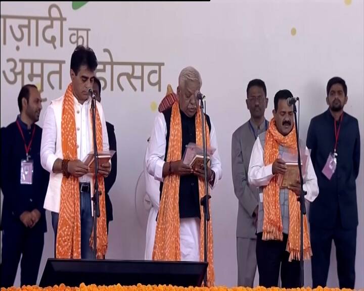 સુરતના પ્રફુલ પાનસેરિયા, મોડાસાના ધારાસભ્ય ભીખુસિંહ પરમાર તથા કુંવરજી હળપતિએ રાજ્યકક્ષાના મંત્રી તરીકે શપથ લીધા.