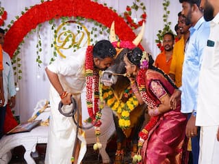 கிழக்கு சீமையை மிஞ்சும் அண்ணன், தங்கை பாசம்; தங்கை திருமணத்தில் அண்ணன்  அளித்த பரிசுகள்..!