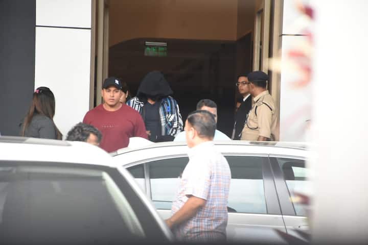 शाहरुख खान चार साल बाद फिल्म ‘पठान’ के जरिए बड़े पर्दे पर वापसी करने वाले हैं. वहीं फिल्म की रिलीज से पहले वो वैष्णो देवी के दरबार में पहुंचे और माथा टेका.